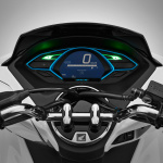 2018年発売予定のホンダ・PCX ELECTRICは未来感ありすぎる125cc区分の電動バイク！ - 