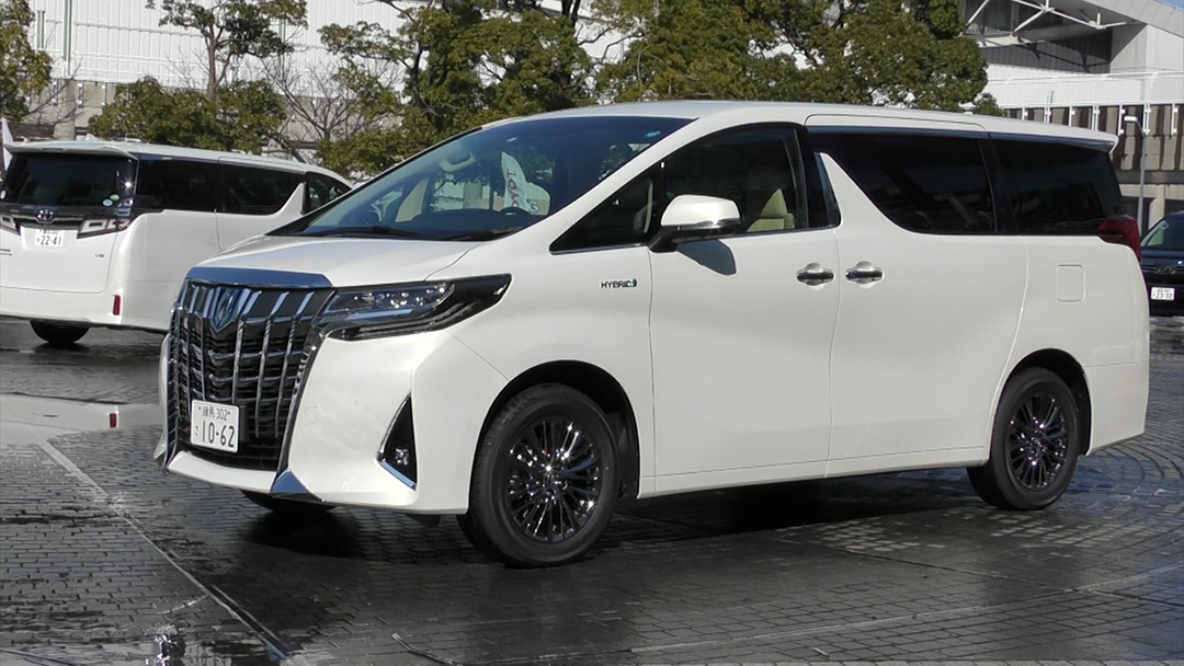 現在の納期は3 5ヶ月 アルファード ヴェルファイアの 新型見分けクイックポイント Clicccar Com