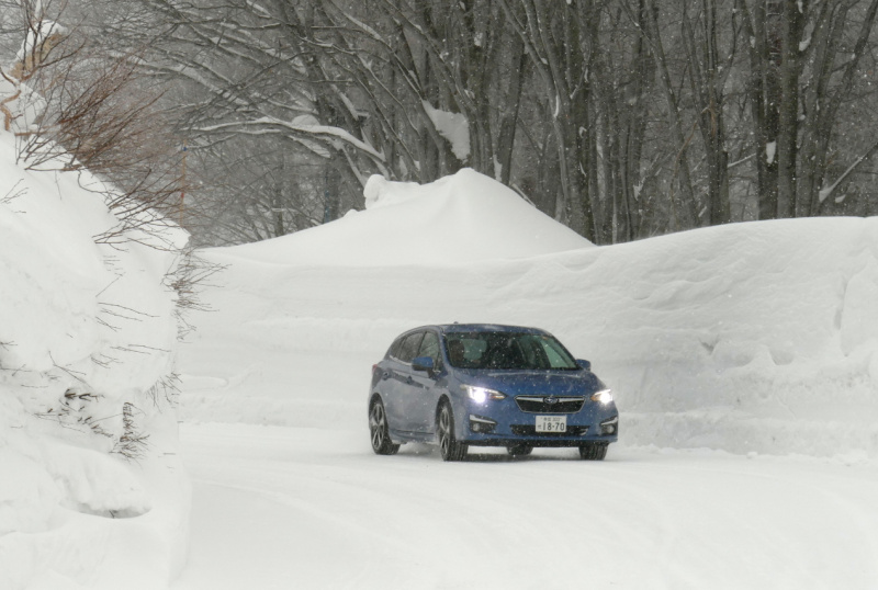「【試乗】SUBARU AWDで雪国の「普通の道」を走る。インプレッサSPORT 2.0-S EyeSight編」の17枚目の画像
