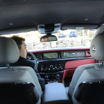 「世界最高級車7500万円の「ロールスロイス　ファントム」の後席でなんちゃってセレブ体験」の2枚目の画像ギャラリーへのリンク