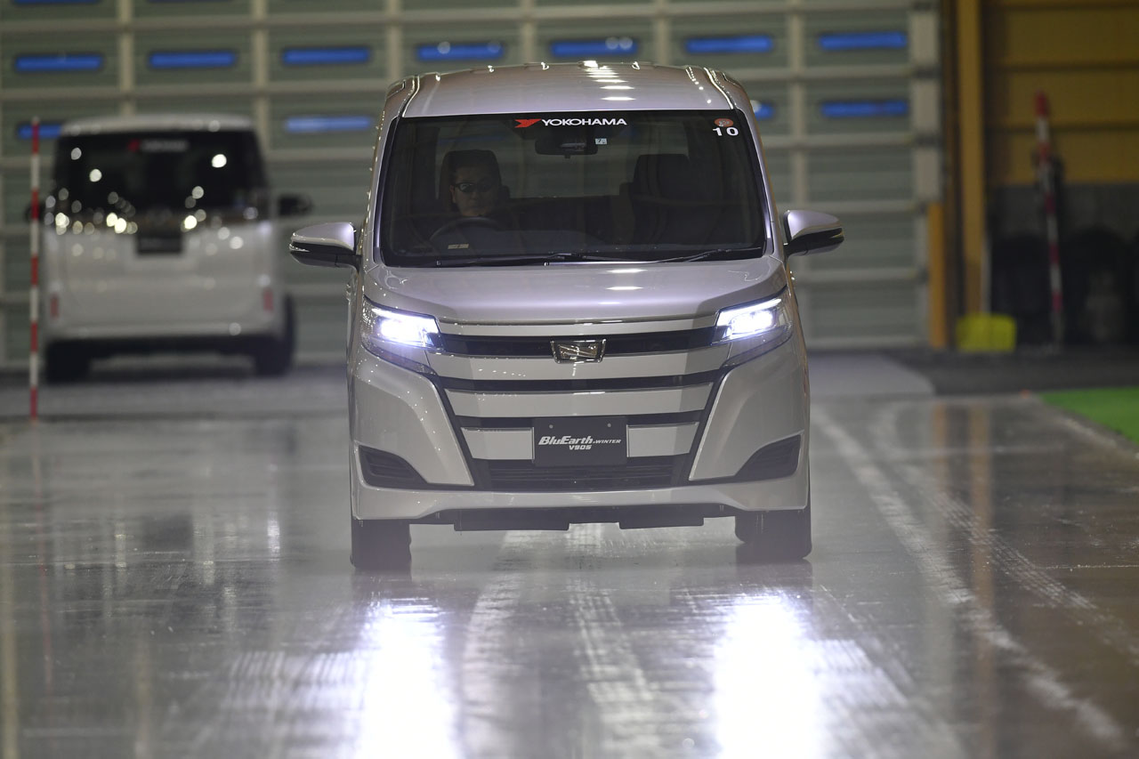 屋内テストコースを完成させた横浜ゴム 世界一のスタッドレスタイヤ開発に向けて大きく踏み出す Clicccar Com