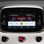 【新車】ライバルのMINIクロスオーバーを追撃!? フィアット500Xが一部改良。 - 5_AndroidAuto_Music_HD