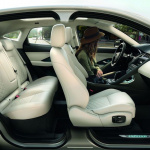 【新車】4,510,000円〜という戦略的値付けのジャガーの新型コンパクトSUV「E-PACE」のライバルは？ - Jaguar_E-PACE_21