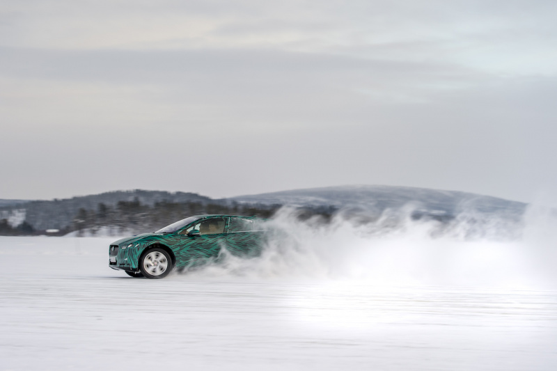 「【ジュネーブモーターショー2018】ジャガー初の電動SUV「I-PACE」の極寒テスト風景を公開」の6枚目の画像