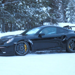 これが最後のNAエンジンのポルシェ!? 911 GT3 RS新型、フルヌードで佇む！ - Porsche 911 GT3 RS Facelift (5)