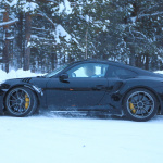 これが最後のNAエンジンのポルシェ!? 911 GT3 RS新型、フルヌードで佇む！ - Porsche 911 GT3 RS Facelift (6)