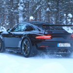 これが最後のNAエンジンのポルシェ!? 911 GT3 RS新型、フルヌードで佇む！ - Porsche 911 GT3 RS Facelift (8)