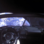 市販車で世界初の宇宙に出たクルマ、テスラ「ロードスター」は、半永久的に太陽を周回する - TESLA