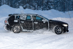 ボルボ V60次期型プロトタイプを初激写 最強 T8 搭載へ Clicccar Com