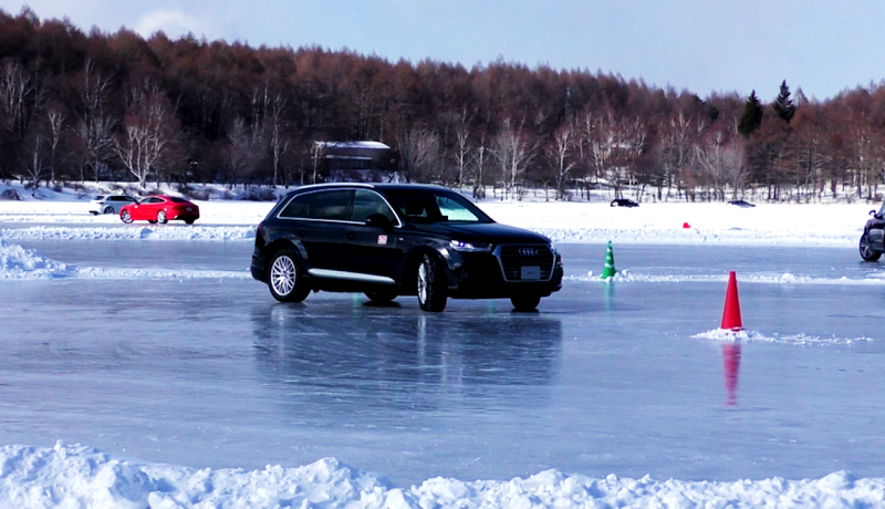 「アウディ・クワトロシリーズを氷上でドライブ。アクセルで面白いほど車体が向きを変えてくれる！」の14枚目の画像
