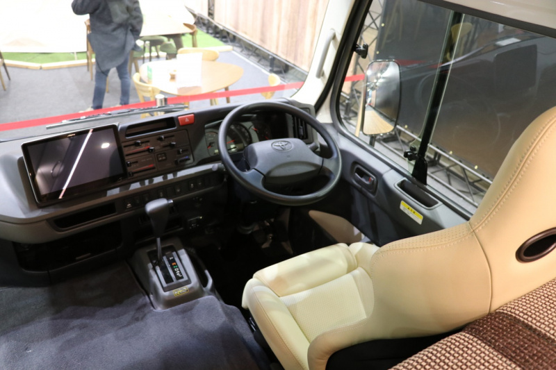「「豪華さ」と「ゆとり」。コースターベースの2台のバスコンモデル【JAPANキャンピングカーショー2018】」の23枚目の画像