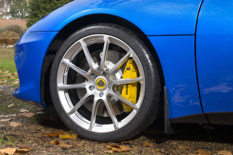 「【新車】1.3tを切る軽量ボディが魅力のロータス・エヴォーラ GT410 スポーツが14,688,000円で登場」の7枚目の画像