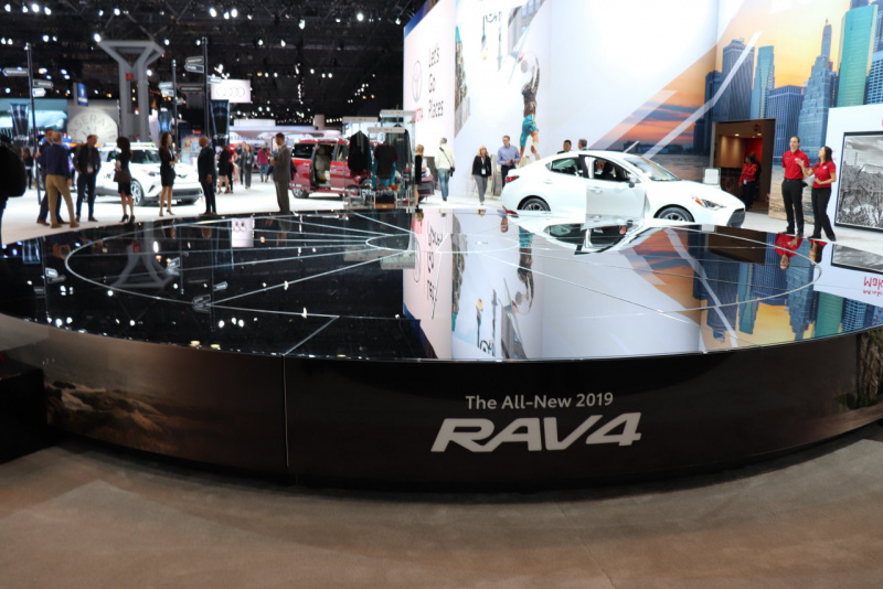 「【ニューヨーク国際自動車ショー2018】新型RAV4はどうやってターンテーブルに登った？」の13枚目の画像