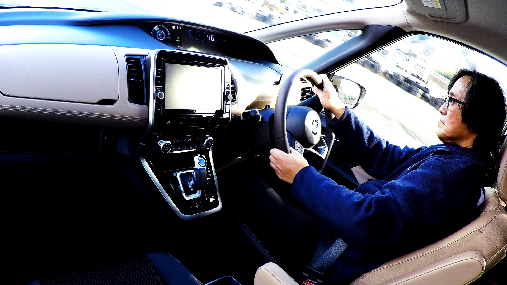 セレナ続編 00 03 26 22 Still019 画像 日産 セレナe Power試乗 ワンペダルドライブで発進から停止まで 右足ひとつ は快感です Clicccar Com