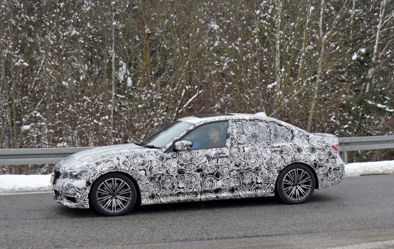 「正式デビューは9月!? BMW3シリーズ次期型、新デザインここまで露出」の10枚目の画像
