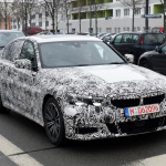 正式デビューは9月!? BMW3シリーズ次期型、新デザインここまで露出 - BMW 3 Less camo 2