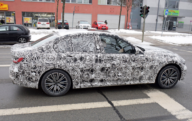 「正式デビューは9月!? BMW3シリーズ次期型、新デザインここまで露出」の5枚目の画像