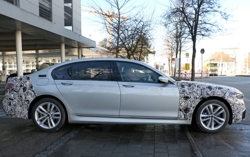 「フルデジタル・コックピット撮った！BMW・7シリーズ改良型プロトタイプは内外装を刷新」の7枚目の画像