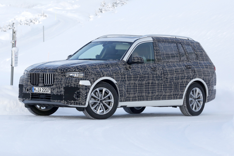 「BMW初の標準7人乗りSUV「X7」は11月ワールドデビュー？」の5枚目の画像