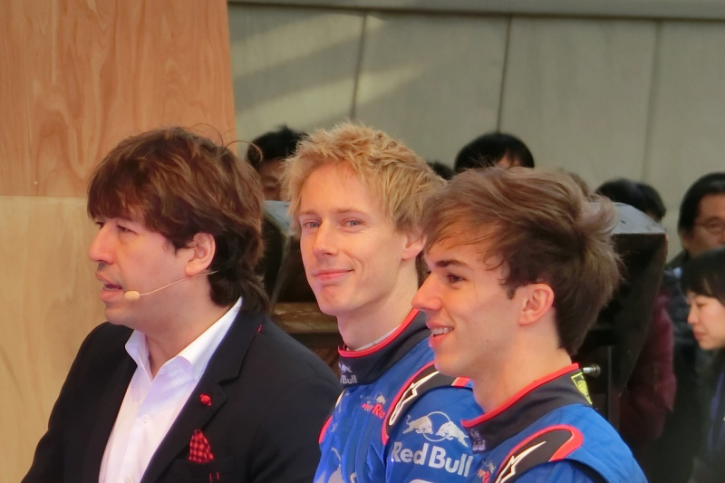 「【Red Bull Toro Rosso Honda DAY in TOKYOレポート】トロロッソのファクトリーで行われた日本の文化を知るための研修とは？」の11枚目の画像