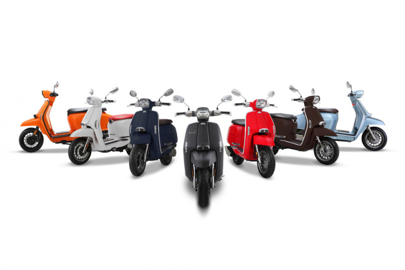 「60年代に一世を風靡したランブレッタ社が復活。日本でも50,125,200ccのスクーターを販売」の1枚目の画像