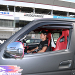 【モーターファンフェスタ2018】GT-Rのエンジンを積んだハイエースが川畑真人選手のドライブでサーキットデビュー!? - 027