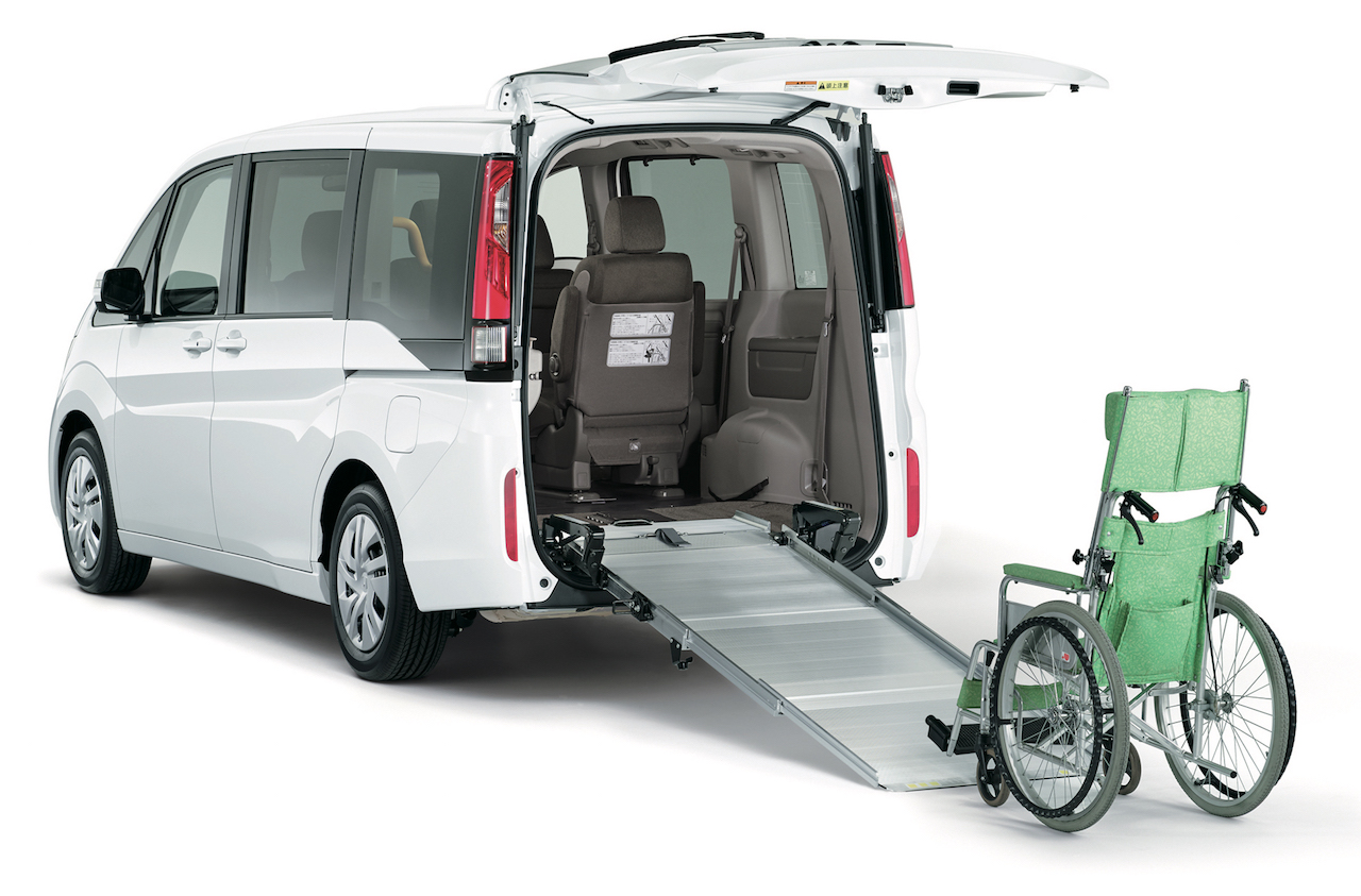 スロープ仕様のホンダ N Box市販車を初披露 リハビリ機器やシミュレーターも展示 バリアフリー18 Clicccar Com
