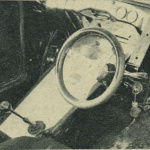 トラストのバケットシートを付け、メーターはボディモノコックに直に穴を開けて装着した。