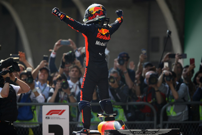 「「時は来た！」大逆転のダニエル・リカルドが「シューイ」を披露！【2018年F1第3戦中国GP】」の7枚目の画像