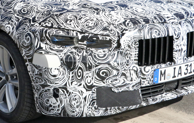 「新型はロールスロイス顔!? BMW・7シリーズ改良型の「M」モデルを接写」の4枚目の画像