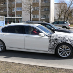 「新型はロールスロイス顔!? BMW・7シリーズ改良型の「M」モデルを接写」の5枚目の画像ギャラリーへのリンク