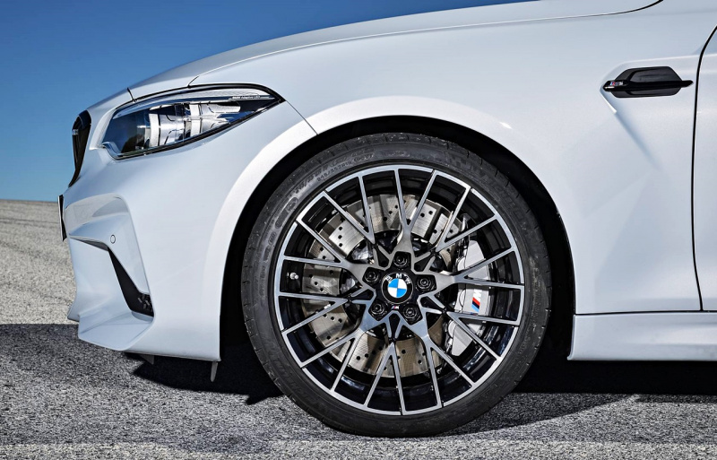 「410psを発生する直6エンジン搭載した「BMW M2 コンペティション」公開【北京モーターショー2018】」の6枚目の画像