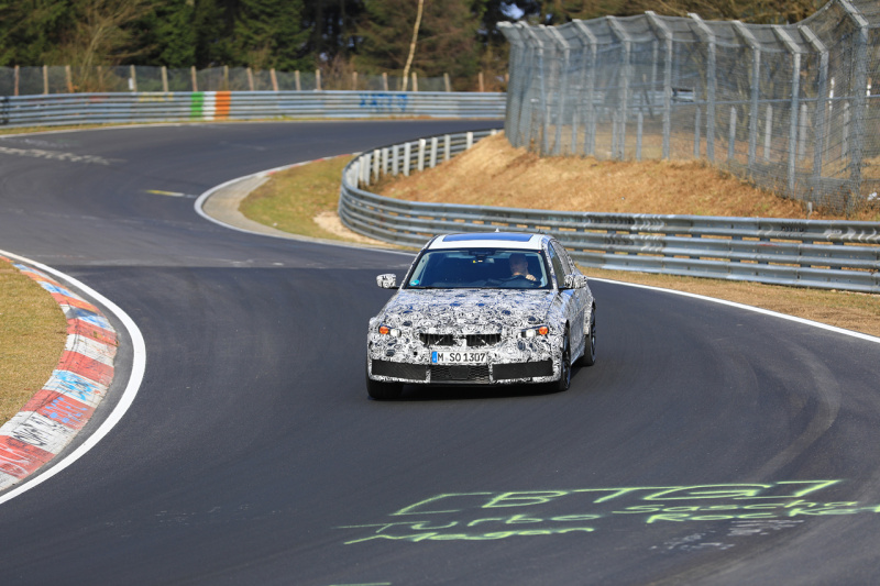 「BMW・M3次期型、マイルドハイブリッド搭載した500馬力のハイパワーをニュルで解放！」の1枚目の画像