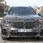 デビューは11月か？ BMW新型SUV「X7」のデジタルコックピットを激写！ - BMW X7 Inside Out 1