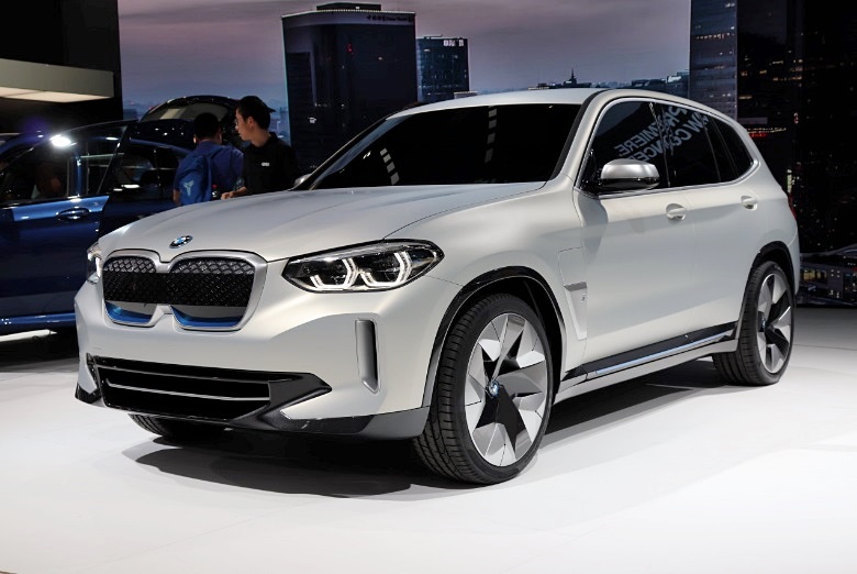 「BMWがピュアEV「iX3」のコンセプトモデルを公開。2020年発売予定 【北京モーターショー2018】」の3枚目の画像