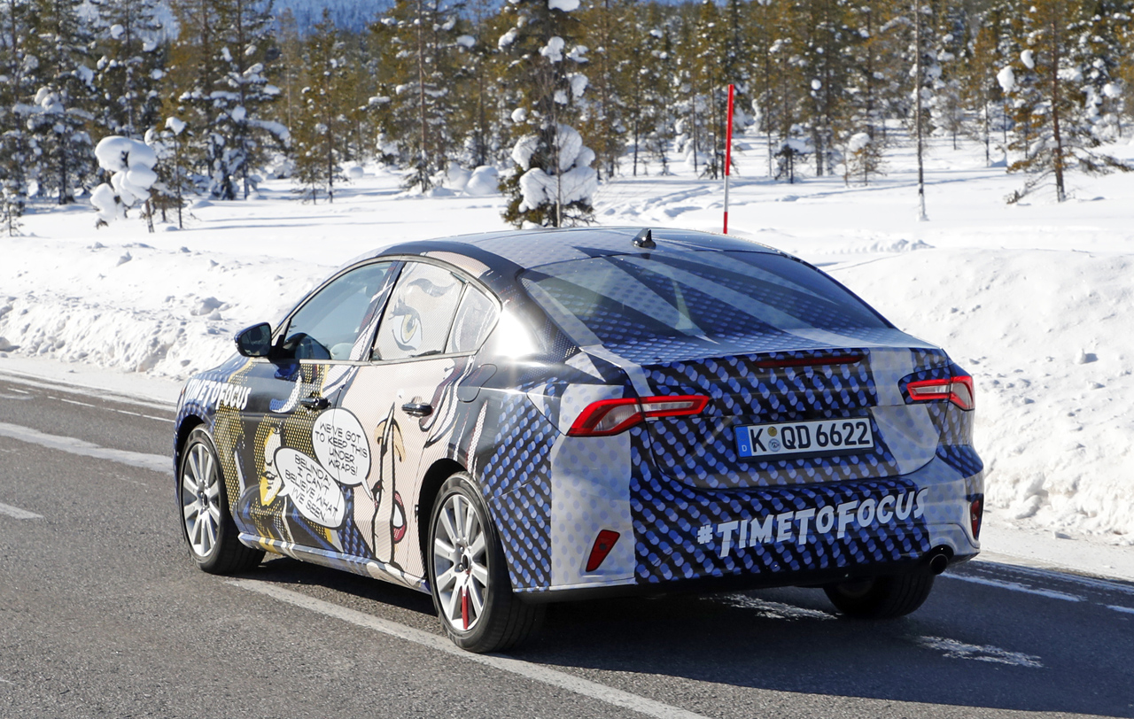 Ford Focus Sedan 4 画像 カモフラージュ それともステマ 欧州風痛車 な開発車両の正体は Clicccar Com