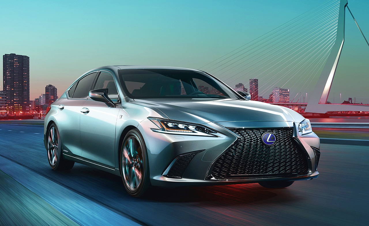 新型「レクサス ES」がワールドプレミア！ 新プラットフォーム採用し