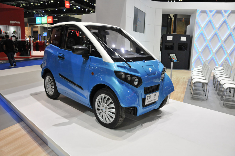 「日本発の小型EV・フォムが発売を開始。ガルウイング＆4WDのコンセプトモデルは注目度バツグン【バンコク・モーターショー2018】」の6枚目の画像