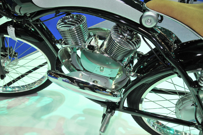 「伝説のライダー「マンロー」の名が冠されたヒストリックスタイルのEVバイク【バンコク・モーターショー2018】」の3枚目の画像