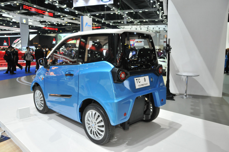 「日本発の小型EV・フォムが発売を開始。ガルウイング＆4WDのコンセプトモデルは注目度バツグン【バンコク・モーターショー2018】」の7枚目の画像