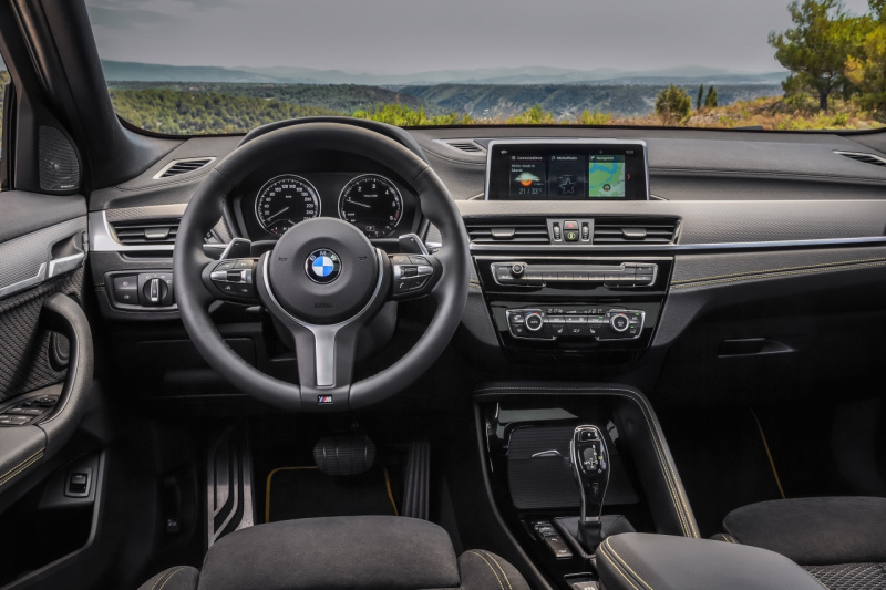 「駆け抜ける歓びをもっと身近に。BMWのおすすめ最新車種TOP3【2018年版】」の1枚目の画像