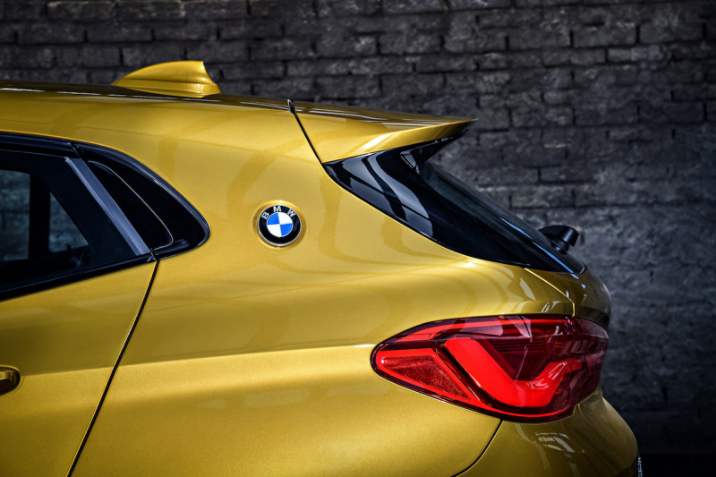 「【新車】BMW X2は1550mm以下の立体駐車場に入る日本でもヒット確実!?」の12枚目の画像