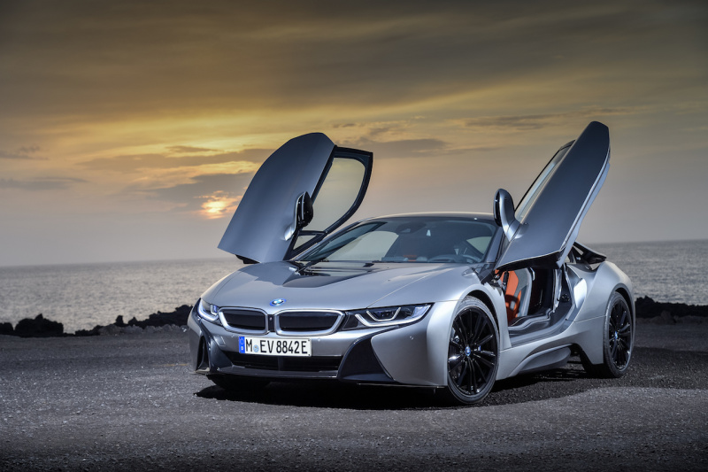 「【新車】BMW i8がマイナーチェンジ。システム出力をアップし、オープンモデルの「i8ロードスター」を追加」の6枚目の画像