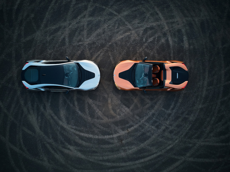 「【新車】BMW i8がマイナーチェンジ。システム出力をアップし、オープンモデルの「i8ロードスター」を追加」の1枚目の画像