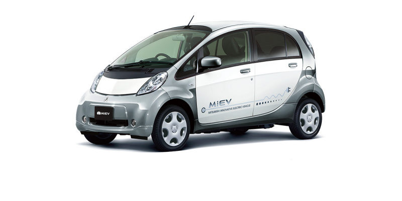 「【新車】三菱自動車の電気自動車・i-MiEVが軽自動車から登録車へ進化した理由とは？」の1枚目の画像