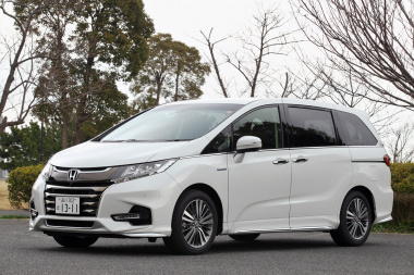 新型ホンダ オデッセイの走りはピカイチ ちょっとマジメなスタイルで 優等生 のような雰囲気 Clicccar Com