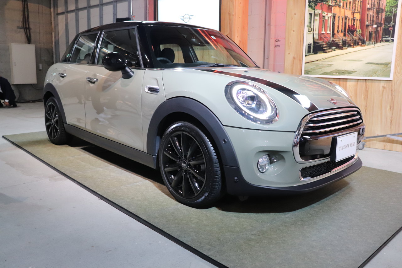 新車 Bmwミニがモデルチェンジ リヤランプがユニオンジャックに Clicccar Com