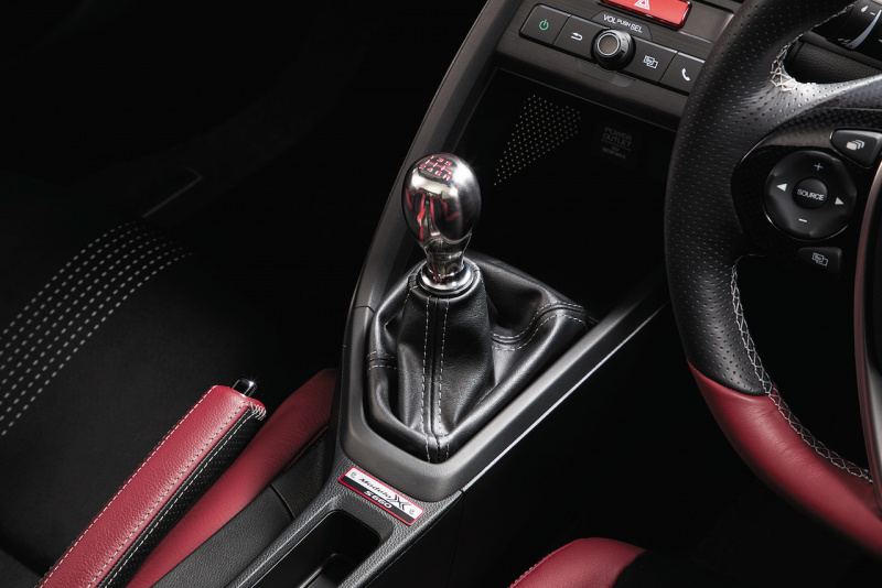 「【新車】待望の「Modulo X」がホンダ・S660にも追加。専用デザインと専用サスペンションで上質さも追求」の11枚目の画像
