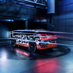【新車】アウディ初の完全EVは徹底的に空力性能をアップ。ドアミラーのカメラ化、自動車高調整までも導入 - Streamline: Audi e-tron prototype  with decisive aerodynamics