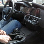「BMW・3シリーズ次期型は新世代デジタルコックピットを装備。2種類のハイブリッドも設定」の1枚目の画像ギャラリーへのリンク